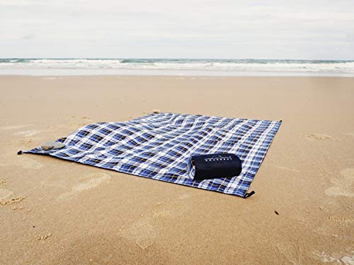 amazonas-travel-blanket-ultra-light-picknickdecke-150-x-120-cm-350-g-blaukariert image 7